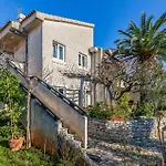 Lovely Apartment In Pula With Kitchen