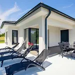 3 Bedroom Amazing Home In Rasa