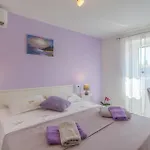 2 Bedroom Beautiful Home In Marcana
