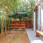 1 Bedroom Awesome Apartment In Valbandon
