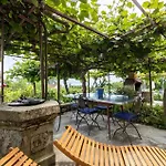 Cozy Apartment In Ika With House A Panoramic View