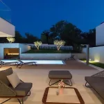 Villa 1