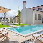 Villa Nikola