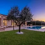 Villa Star