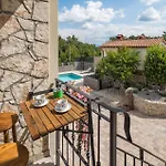 Gorgeous Home In Rakotule With Kitchen