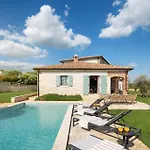 Villa Oscar