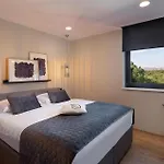Villa Carbon Residence