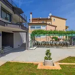 Stunning Apartment In Rovinj With Kitchen