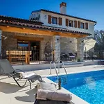 Villa Poji