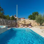 Casa Di Roccia