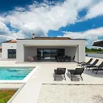 Villa Esti
