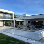 Villa Ume By Istrialux With Jacuzzi And Sauna