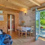 Villa Mate