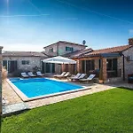 Villa Una