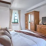 Villa Una