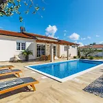 Villa Mediterana Loft By Interhome