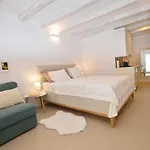 Chic And Stylish Old Town Rovinj Apartment
