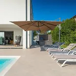 Villa Auri