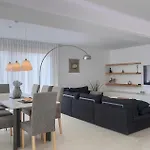 Villa Auri