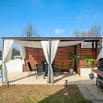 Beautiful Apartment With Parking Space