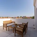 Casa Maestral