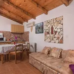 Amazing Home In Visnjan With Wifi