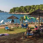 Gorgeous Home In Porec With Wifi