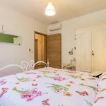 2 Bedroom Stunning Home In Pavicini
