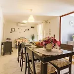 2 Bedroom Stunning Home In Pavicini