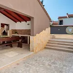 Stunning Home In Premantura With Wifi