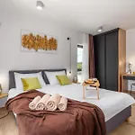 Awesome Home In Sivati With Jacuzzi