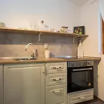 Gorgeous Home In Porec With Wifi