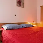 Lovely Apartment In Valbandon With Kitchen