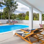Nice Home In Barbariga With Kitchen