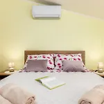 Gorgeous Home In Divsici With Wifi