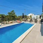 Gorgeous Home In Reburici, Trget With Kitchen