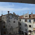 Snug And Stylish Downtown Rovinj Apartment