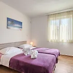 Villa Lola