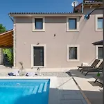 Villa Ena With Private Pool