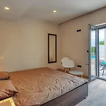 Villa Onyx For 12 People Near Porec With 65 Private Pool And Jacuzzi