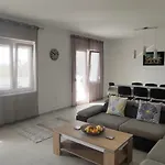 Apartman Emily, 6 Plus 2 Guests, Newly Refurbished