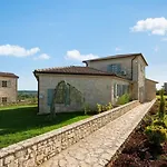 Rustic Villa Rorripa & Reichardia With A Pool