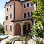 Wohnung In Fazana Mit Grill, Garten Und Terrasse