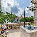 Villa Ivini In Brajkovici - Haus Fuer 5 Personen