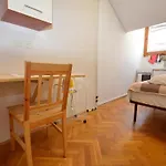 Comfortable And Compact Lodge