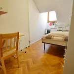 Comfortable And Compact Lodge