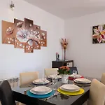 2 Bedroom Gorgeous Apartment In Hr-52215 Vodnjan