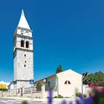 Amazing Home In Krnica With Wifi