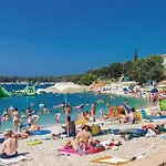 2 Bedroom Lovely Apartment In Pula
