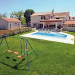 2 Bedroom Beautiful Home In Krnica